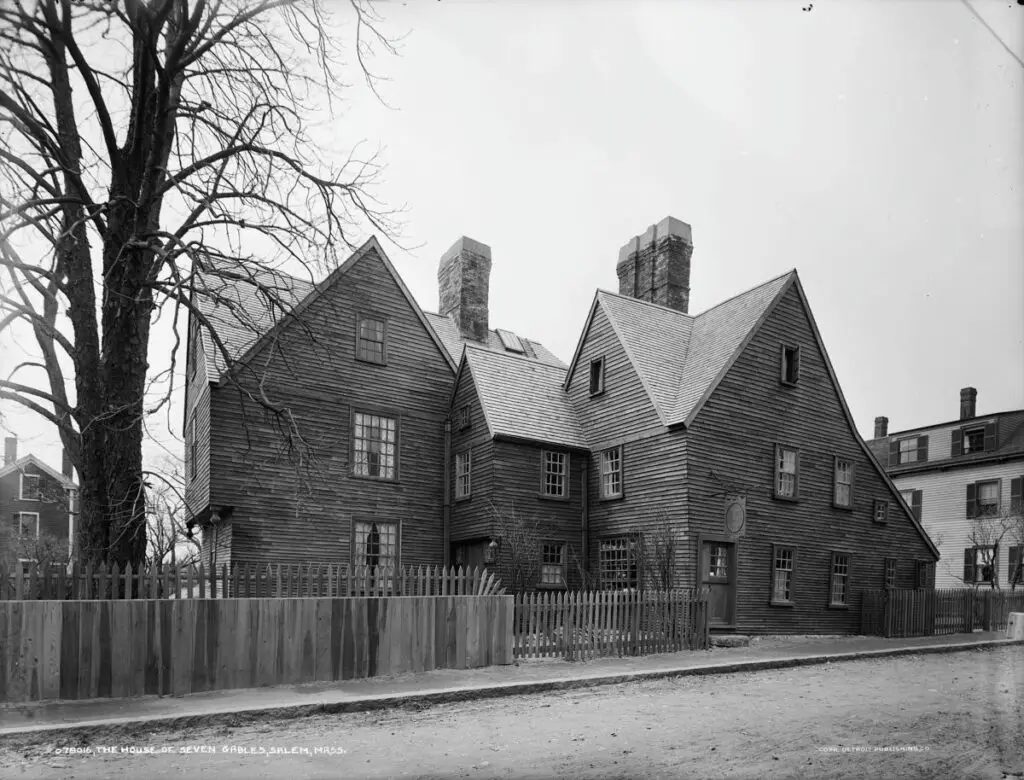 The original House of the Seven Gables in Salem, Massachusetts as it looked in 1915.